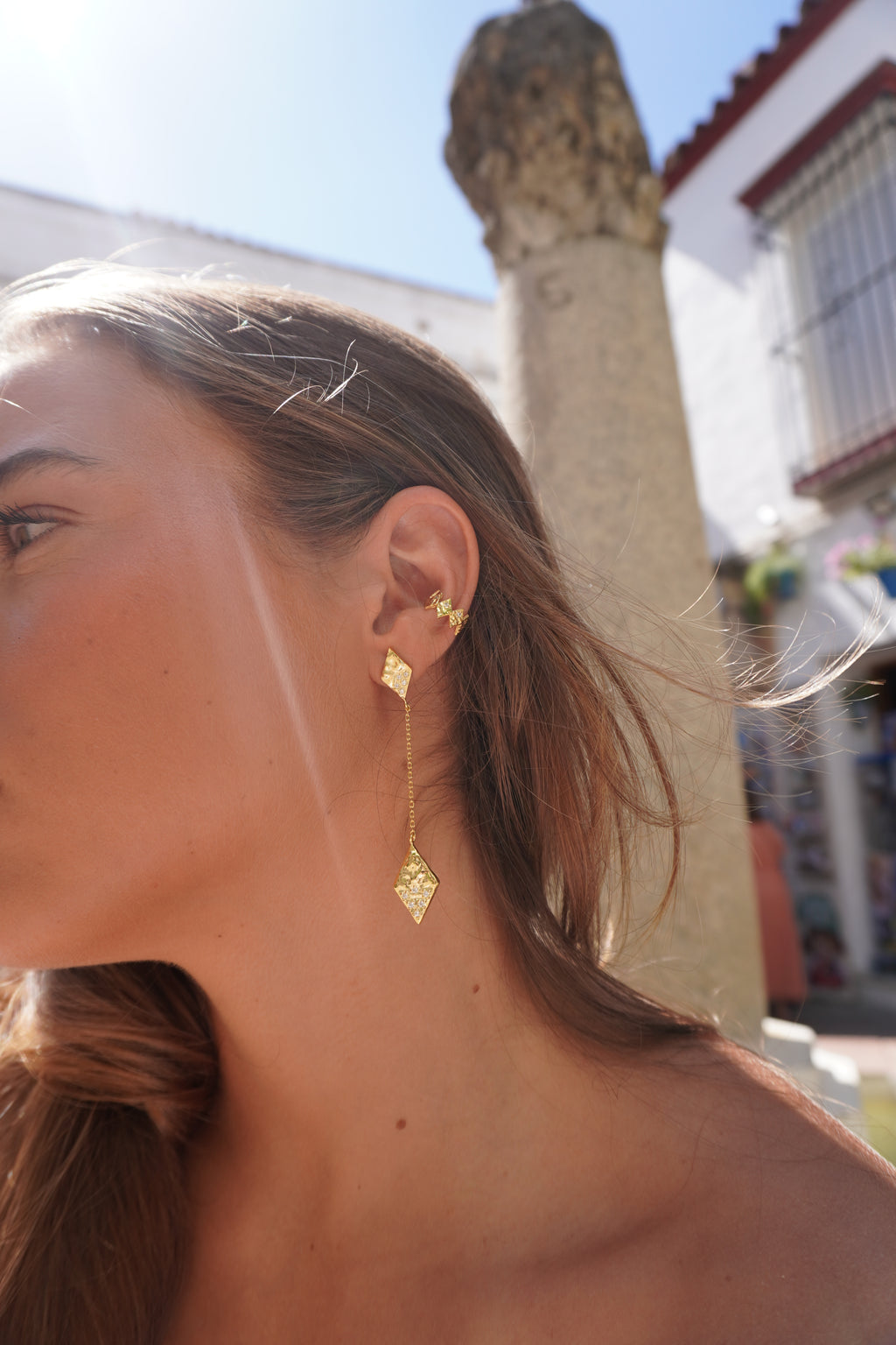 Vol V. Earcuff Celosía