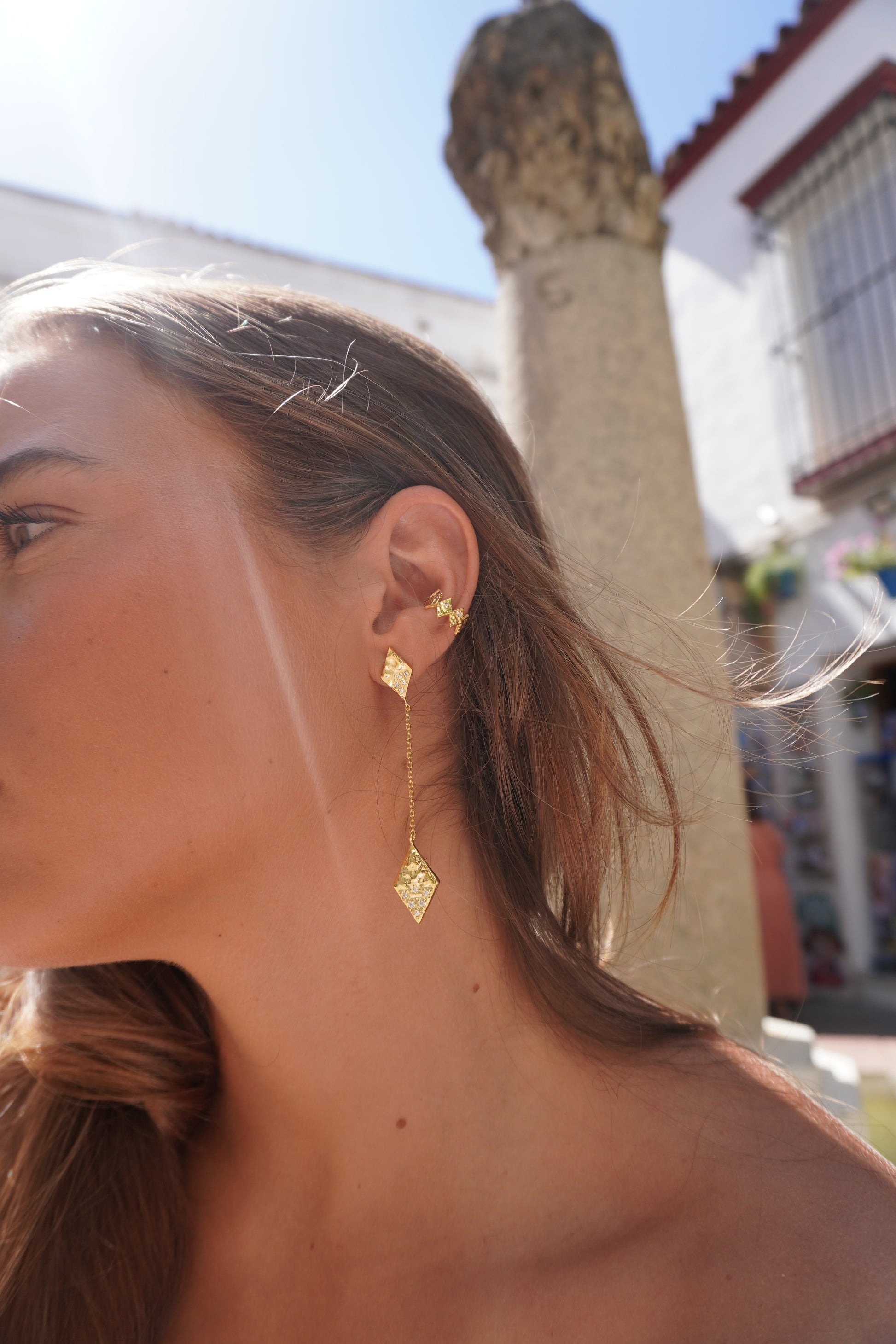 Vol V. Earcuff Celosía